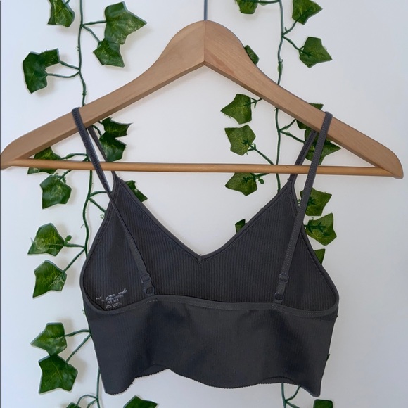 Grey cropped tank top - Picture 3 of 3